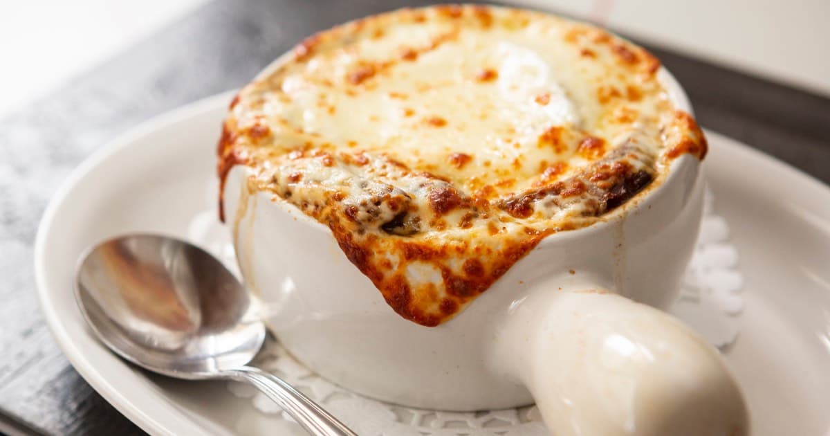 Top Soups to Try at Dunn’s Famous: Comfort and Flavor in Every Spoonful
