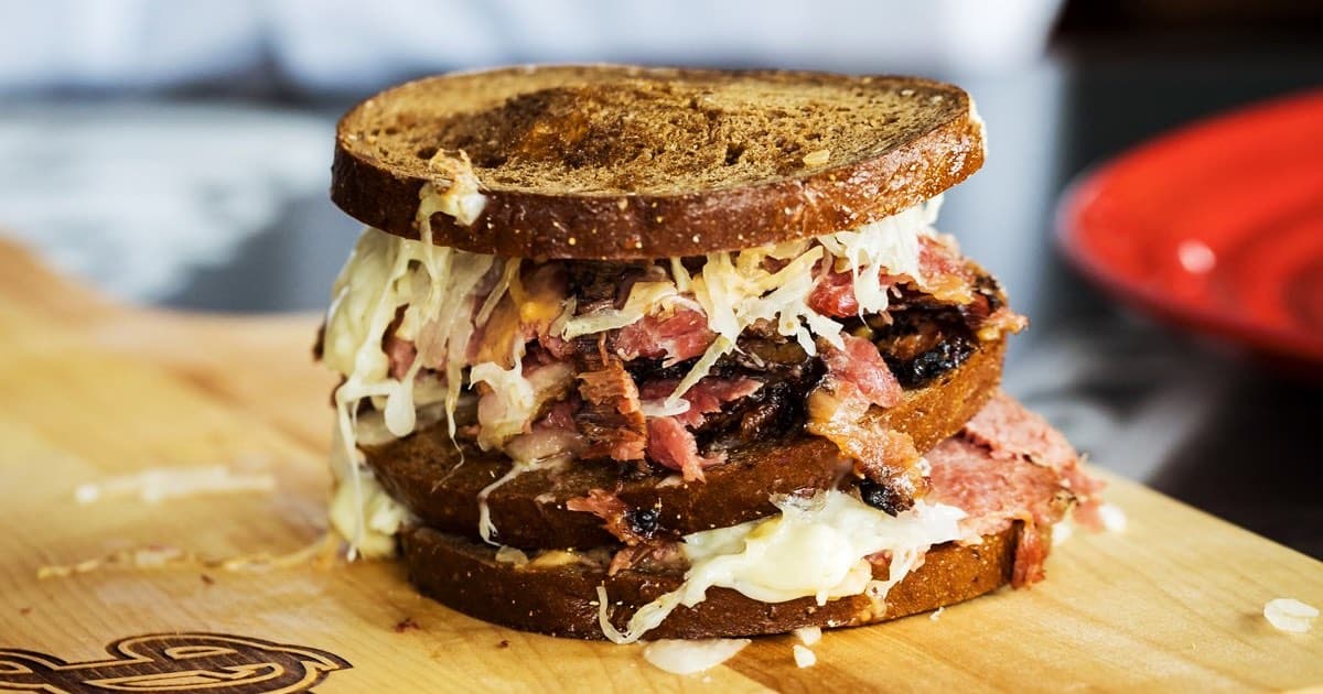 Mastering the Craft: The 3-2-1 Smoking Method and the Art of Low and Slow