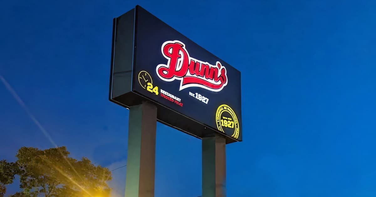 Experience the Best Smoked Meat in Greenfield Park at Dunn’s Famous