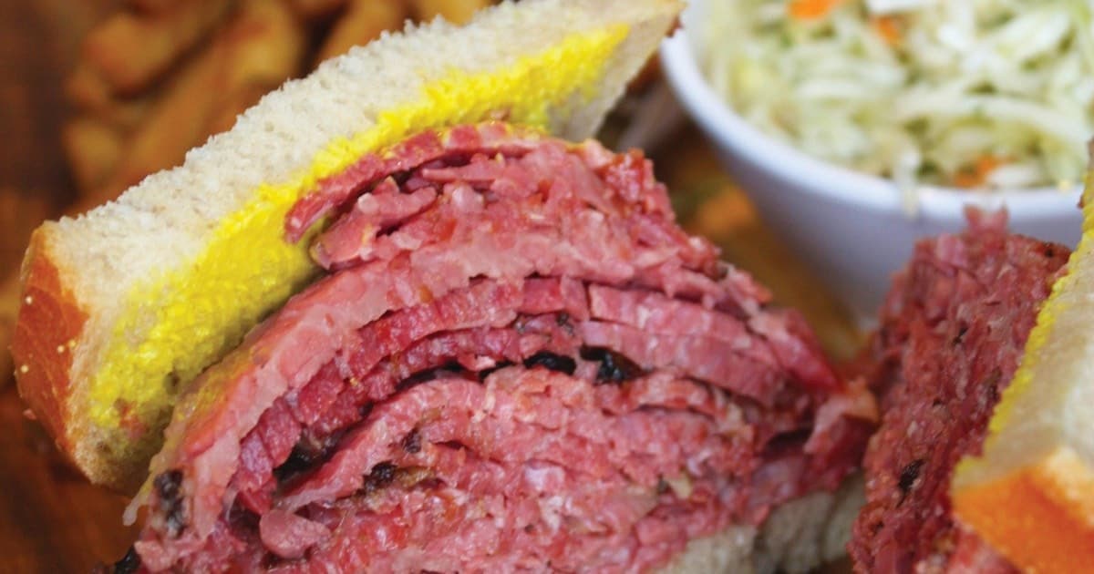The All-Day Deli: What to Order for a Quick Lunch vs. a Hearty Dinner