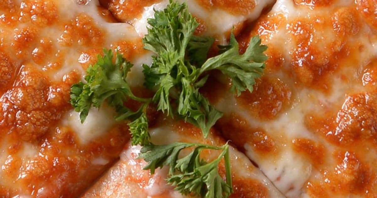 What Vegetarians Can Eat at Dunn’s Famous: Finding Meatless Meals at a Montreal Deli