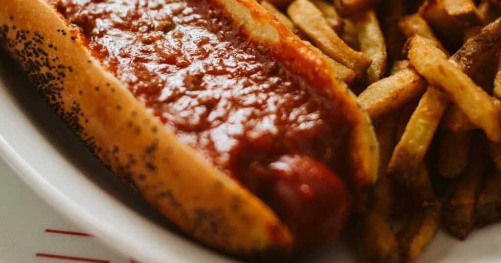 The Hot Dog Scene in Montreal